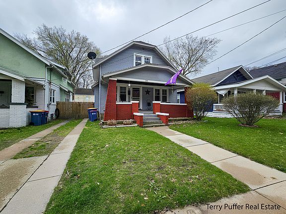 3rd image of 1344 Walker Ave NW