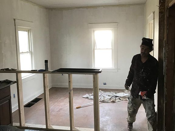 3rd image of 407 Colorado Ave