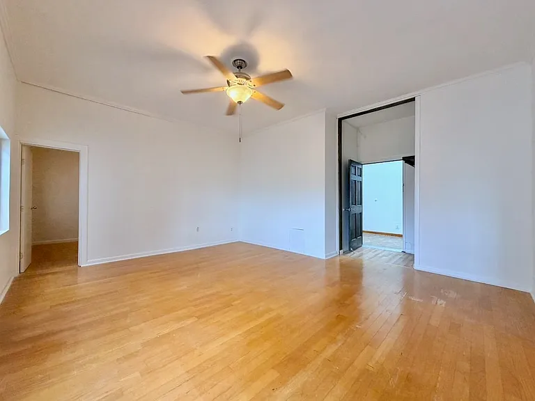 514 Monastery Pl #2R — Photo 4