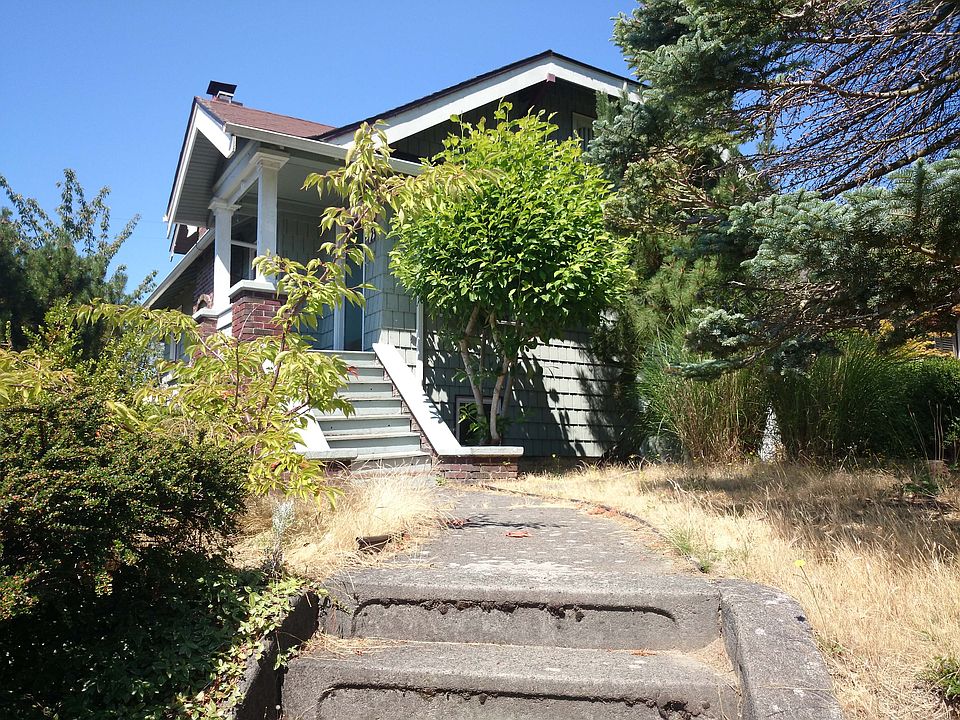 2nd image of 3823 42nd Ave SW