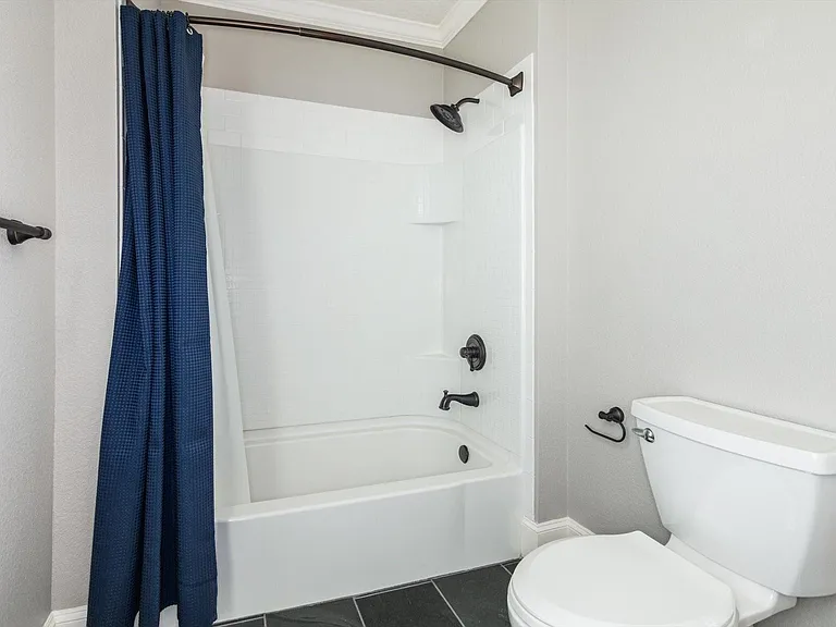 405 24th St #201 — Photo 17