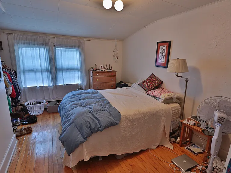 128 W Gilman St — Photo 4