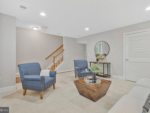 4th image of 109 Anthem Ave