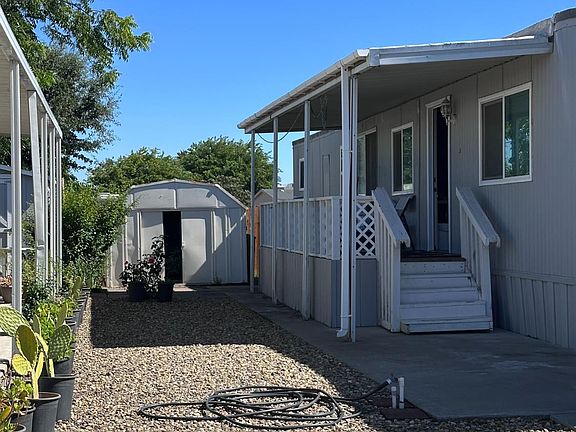 4th image of 605 Pringle Ave #22
