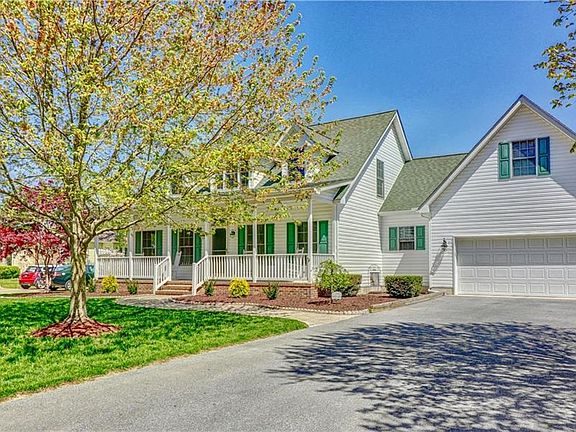 2nd image of 36311 Holly Dr