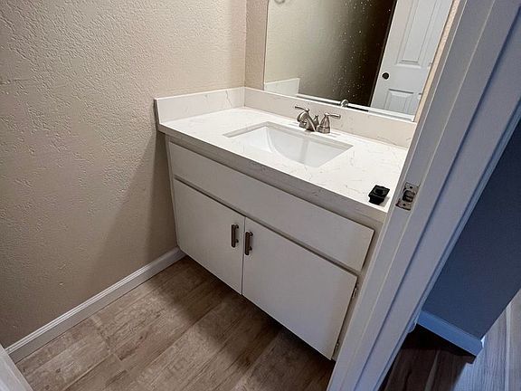 4th image of 906 E Cotati Ave APT C