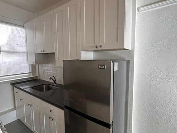 3rd image of 333-335 Hyde St #10