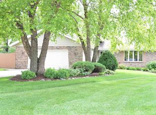 5404 Chapel Hill Ct, Rockford, IL 61114