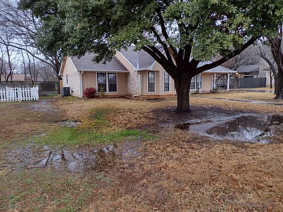 3rd image of 14305 Chisolm Dr