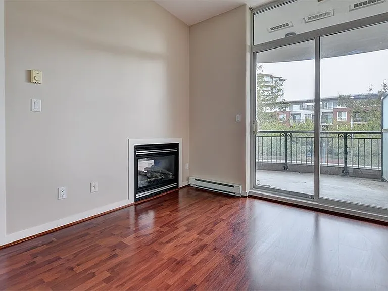 8460 Granville Ave #305 — Photo 22