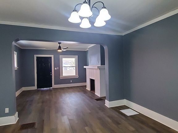 5th image of 229 Oxford Ave #229