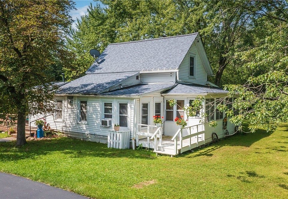 1st image of 2640 Love Rd