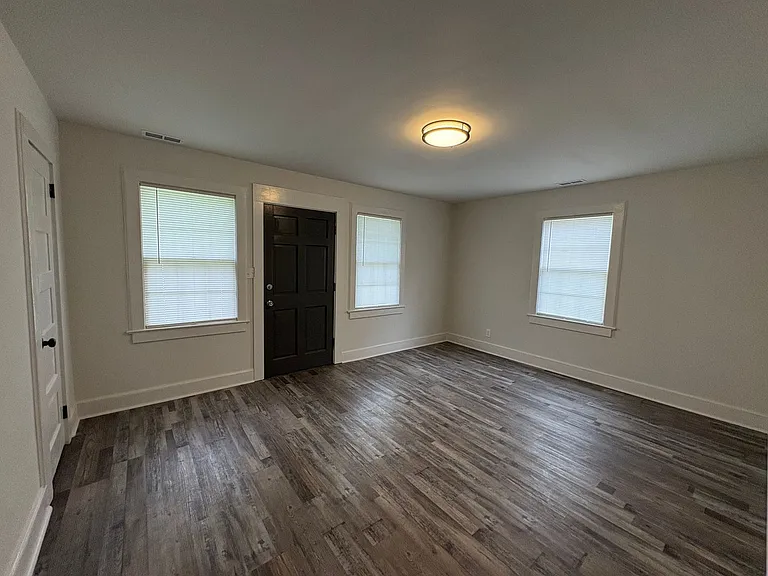 506 Watson Ave — Photo 5