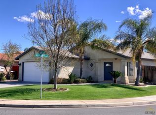 6005 Siena Ln, Bakersfield, CA 93308