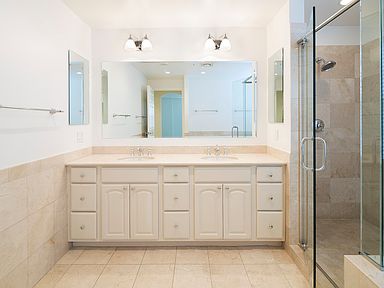 South Wing Bathroom