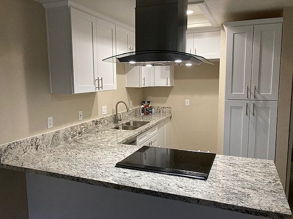3rd image of 1266 Vista Serena Ave