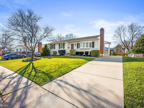 2112 Suburban Greens Dr