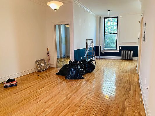 5th image of 961 Fulton St APT 1