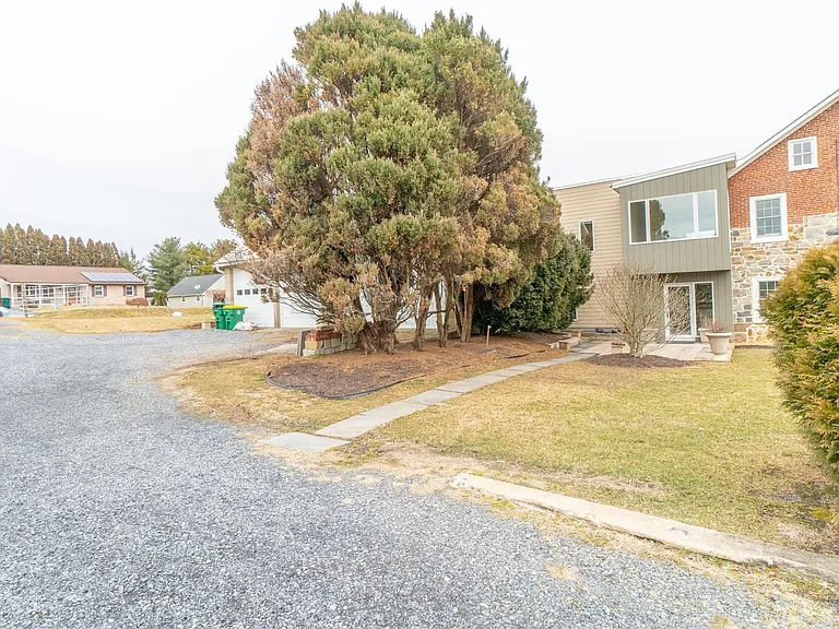 2519 Northwood Ave — Photo 63