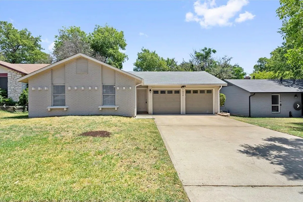 Building Photo - 914 Hillside Oaks Dr