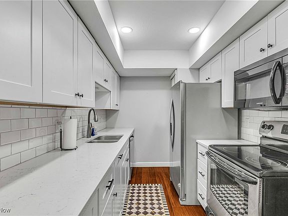 3rd image of 2820 N Bay Dr APT P10