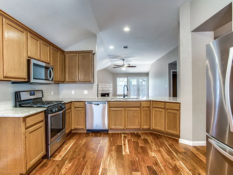 1314 Brighton Bend Ln — Photo 10