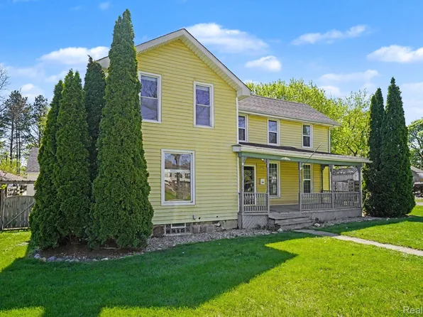 409 Fleming St, Howell, MI 48843