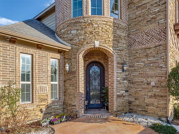 3rd image of 4126 Boxwood Dr