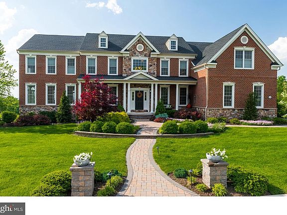 4th image of 33 Wilson Way