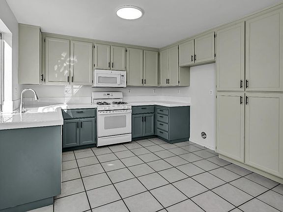 5th image of 788 Potomac Avenue