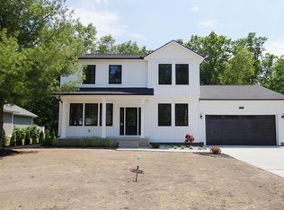2525 Chestnut Trl, Muskegon, MI 49442