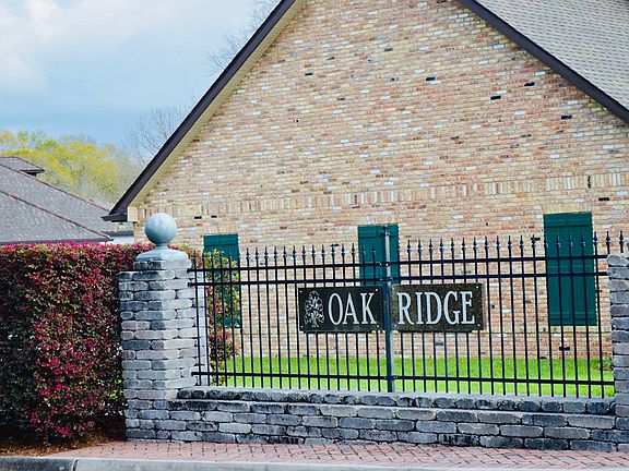 3rd image of 114 Gentle Oak Blvd