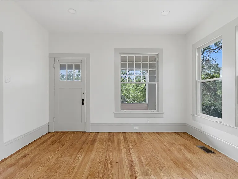 608 Harthan St — Photo 11