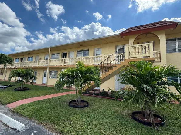 160 NE 203rd Ter #E20, Miami, FL 33179