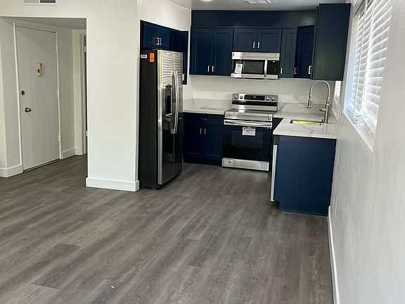 5th image of 981 S Madison Ave #102