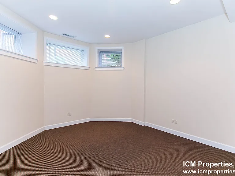 3521 N Wilton Ave #1 — Photo 8