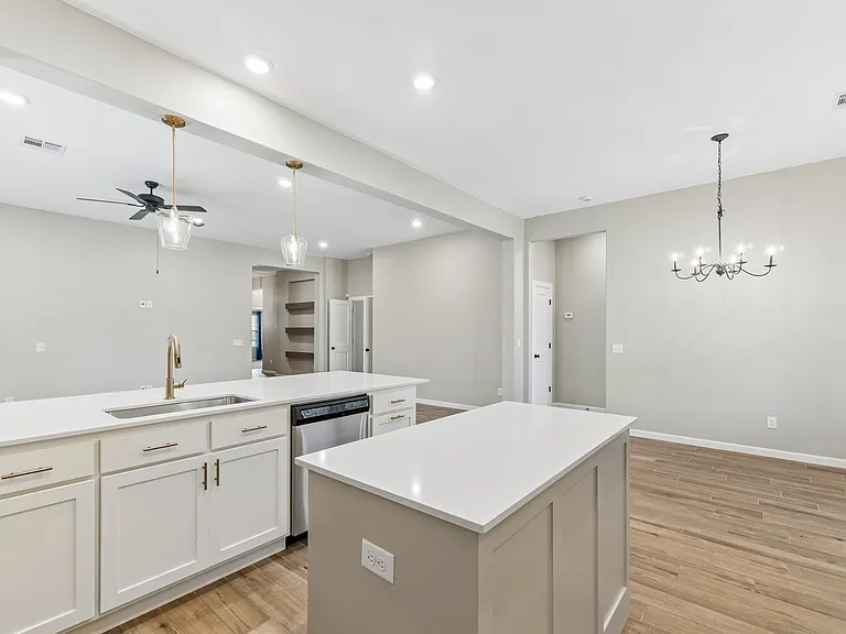 6509 NW 150th Ter — Photo 9