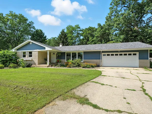403 Firefly Dr, Michigan City, IN 46360