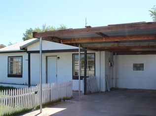 1322 E Country Club Rd, Roswell, NM 88201