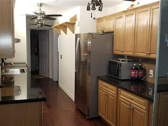 3rd image of 5033 Oaklawn Ln