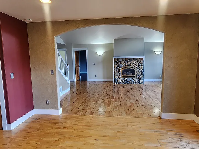 8105 Alamosa Ln — Photo 8