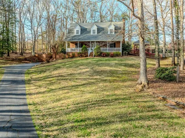 3501 River Ridge Rd, Pfafftown, NC 27040