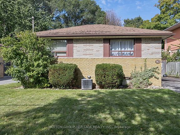 3rd image of 80 Applefield Dr