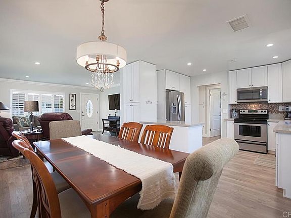5th image of 925 La Fiesta Way