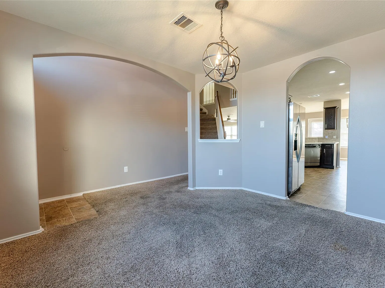 4 bed, 2.5 bath, 2457 sqft, $2,500 — Photo 4