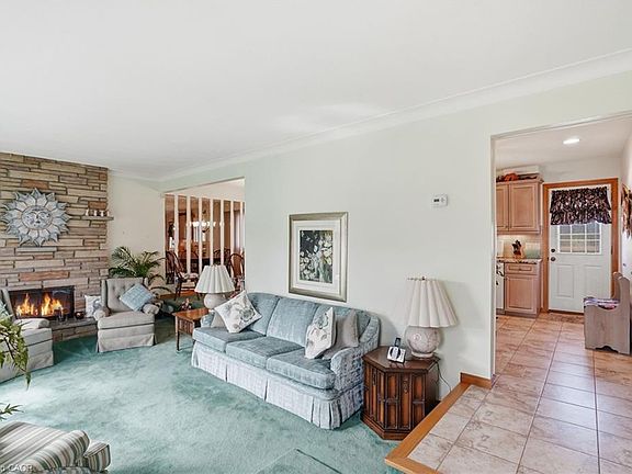 4th image of 692 Miles Rd