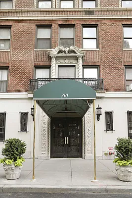 Sold by Compass | media 20