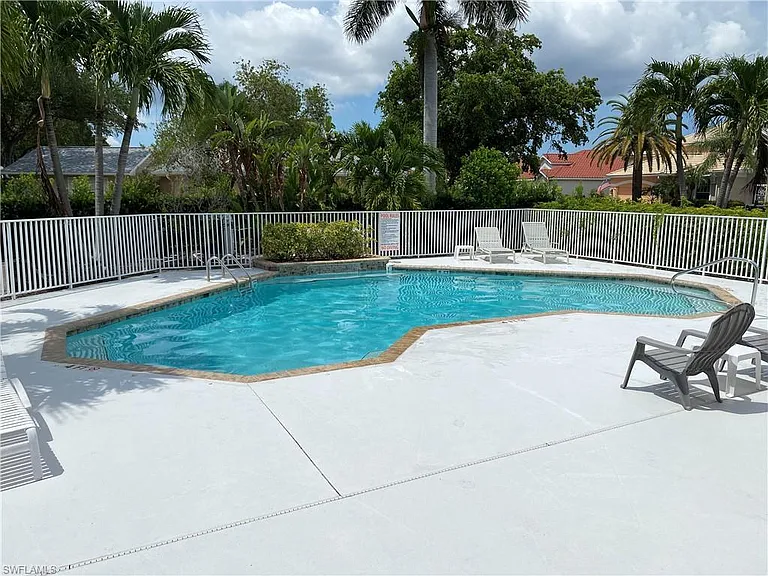 14805 Crooked Pond Ct — Photo 49
