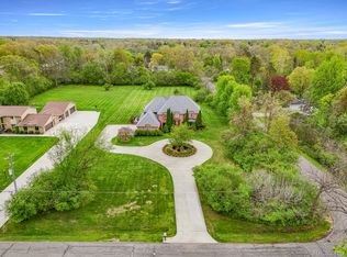 30060 Bristol Ln, Bingham Farms, MI 48025