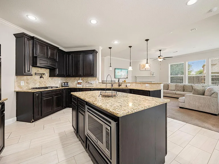 9338 Taylor Cliff Ln — Photo 17